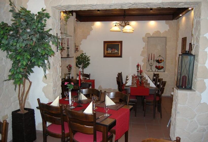 Eifel Quartier Pension Und Gasthof Em Gardestüffje