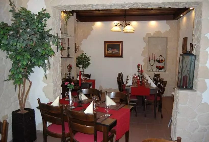 Eifel Quartier Pension Und Gasthof Em Gardestüffje