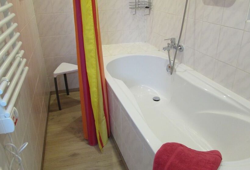 Eifel Quartier Pension Und Gasthof Em Gardestüffje