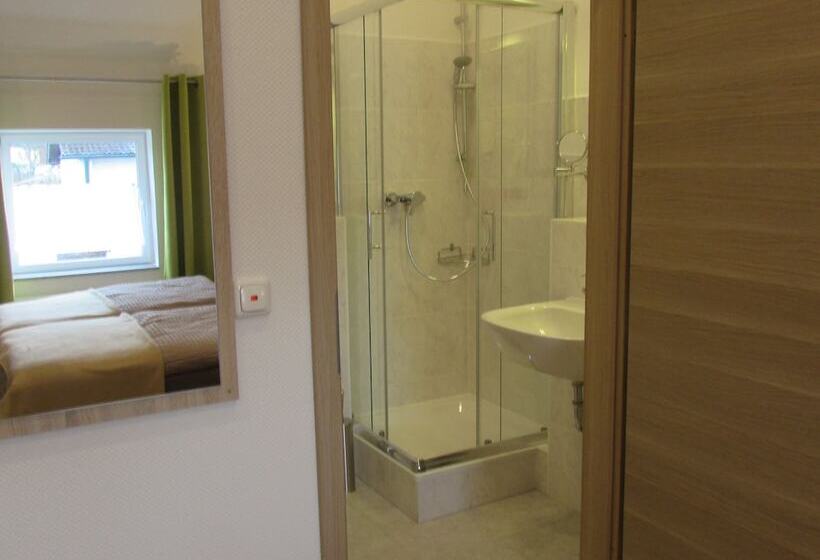 Eifel Quartier Pension Und Gasthof Em Gardestüffje