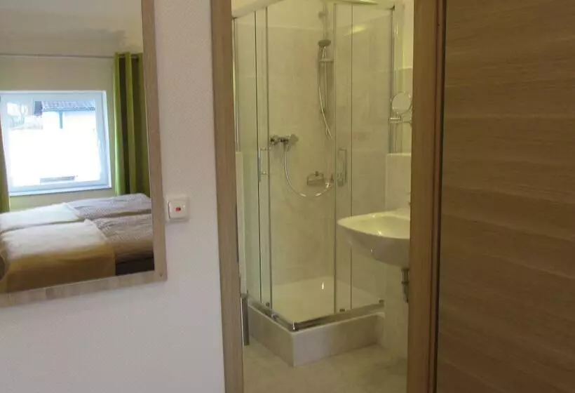 Eifel Quartier Pension Und Gasthof Em Gardestüffje