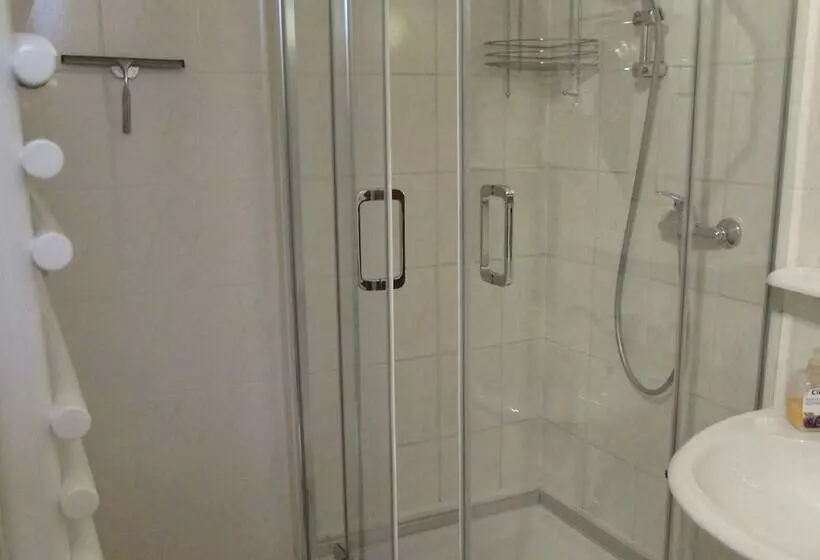 Eifel Quartier Pension Und Gasthof Em Gardestüffje