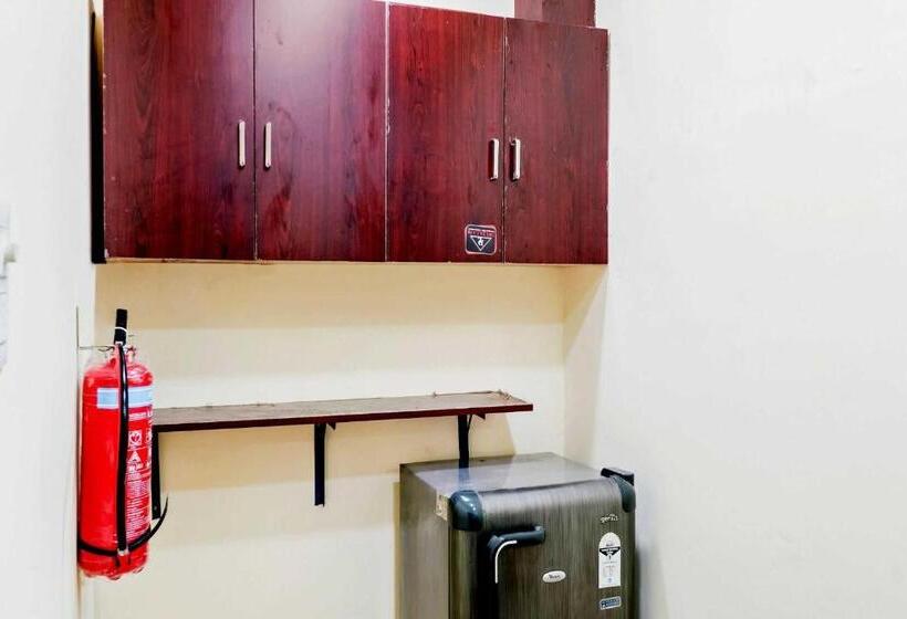 בית מלון כפרי Oyo 62902 Capital Residency