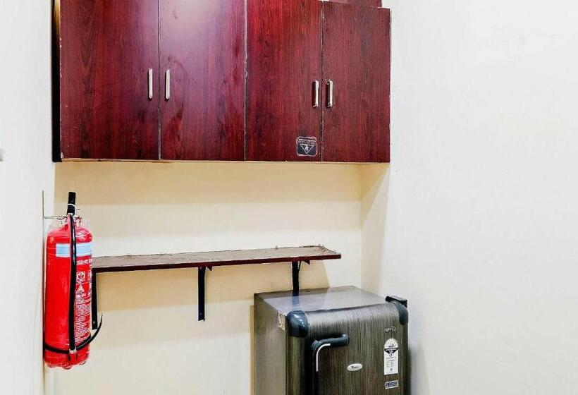 בית מלון כפרי Oyo 62902 Capital Residency