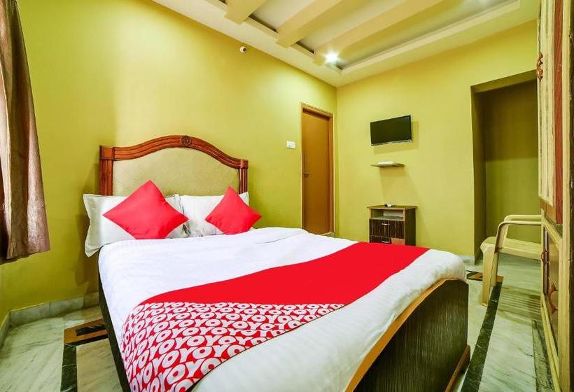 هتل Oyo 65103 Hashmi Residency