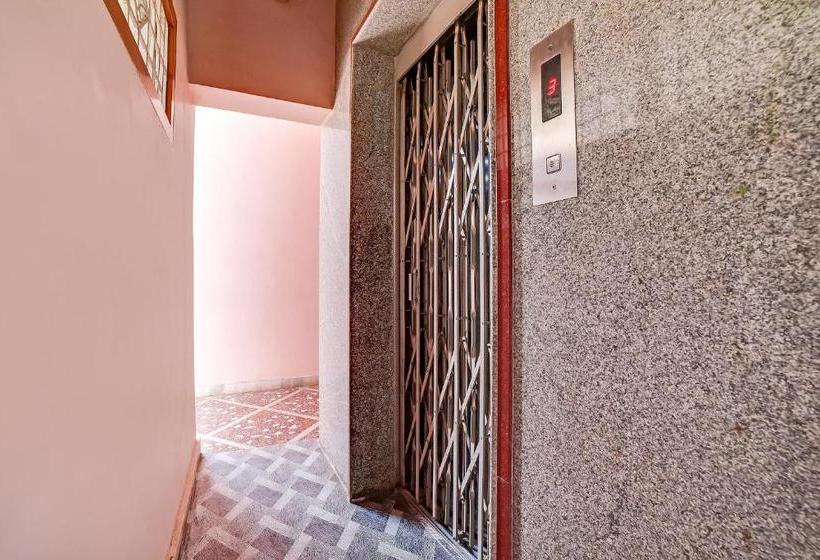 هتل Oyo 65103 Hashmi Residency