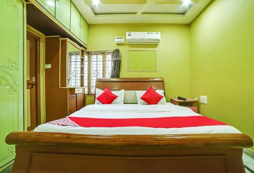 هتل Oyo 65103 Hashmi Residency