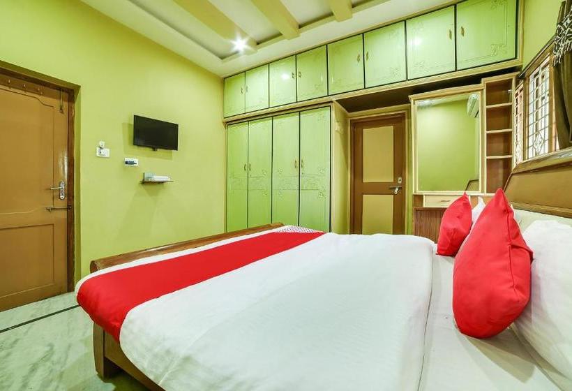 هتل Oyo 65103 Hashmi Residency