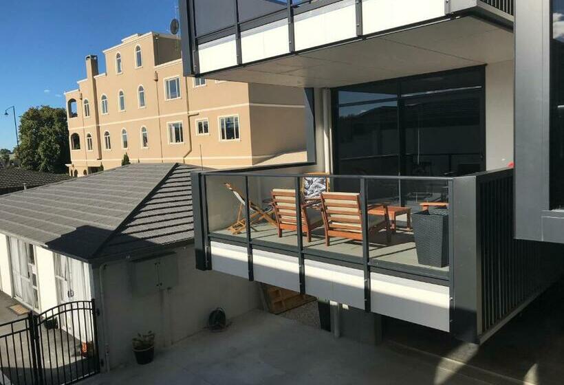 Riverwalk Apartments