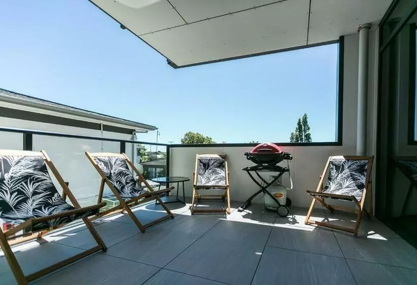 Riverwalk Apartments