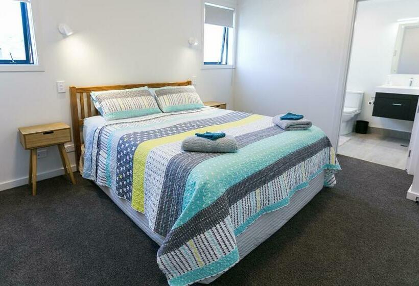 Riverwalk Apartments