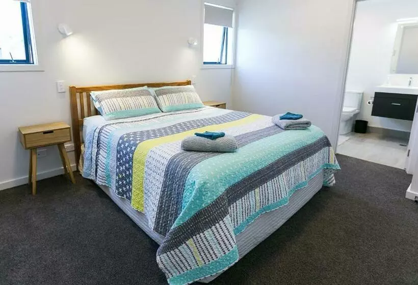 Riverwalk Apartments