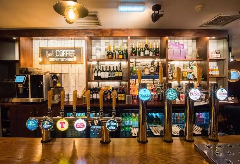 Отель The Caledonian