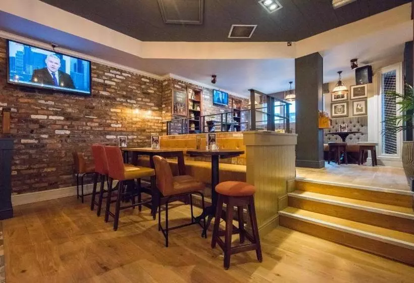 Отель The Caledonian