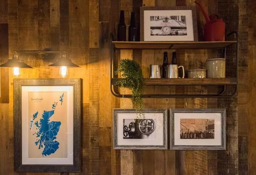 Отель The Caledonian