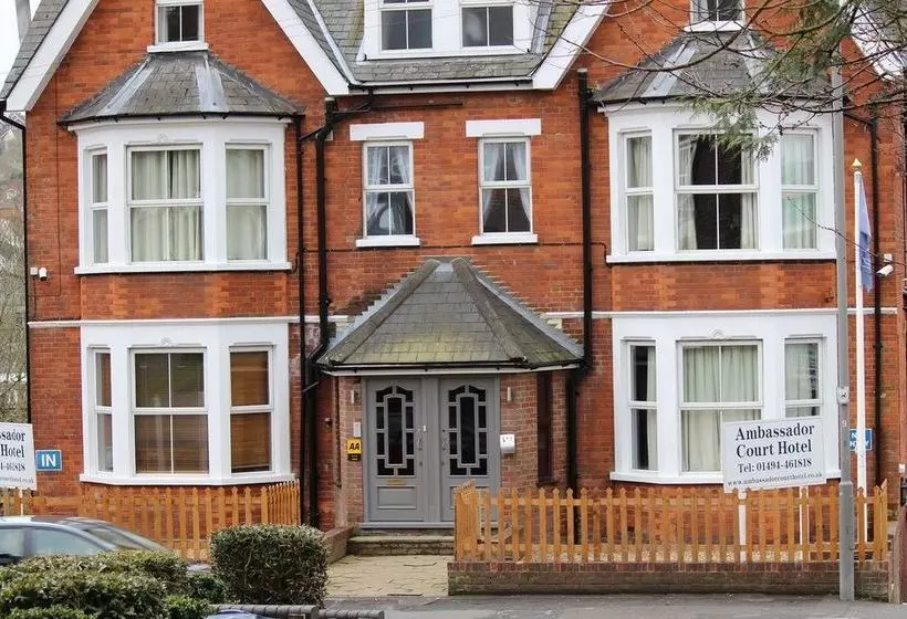 Hotelli Ambassador Court