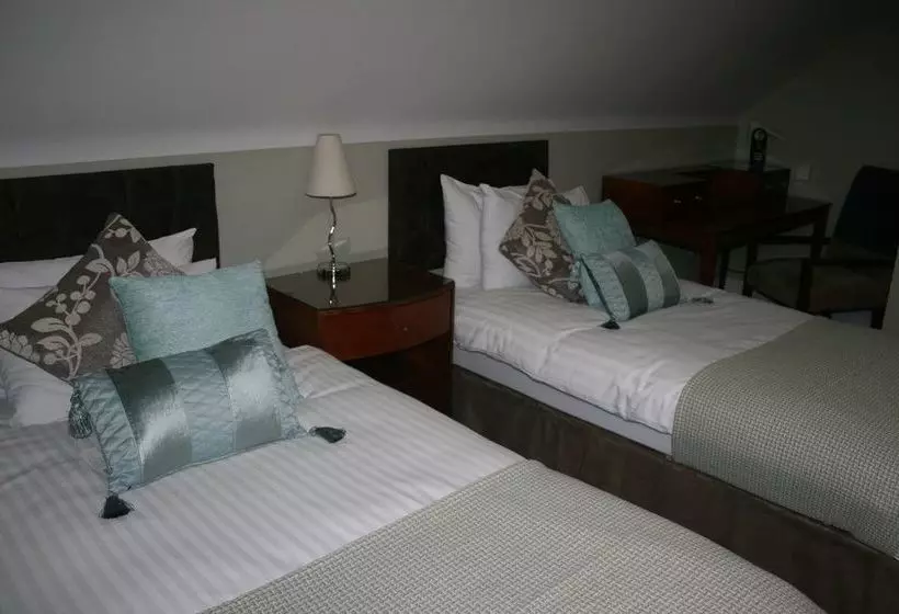 Hotelli Ambassador Court