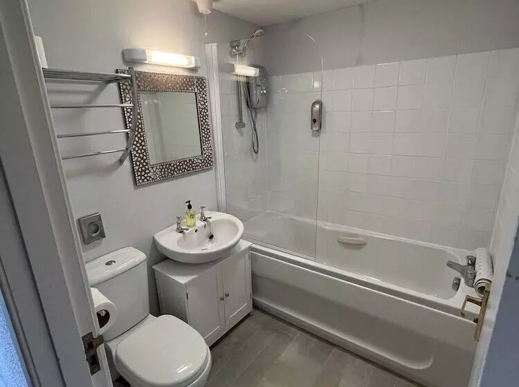 فندق Columba House