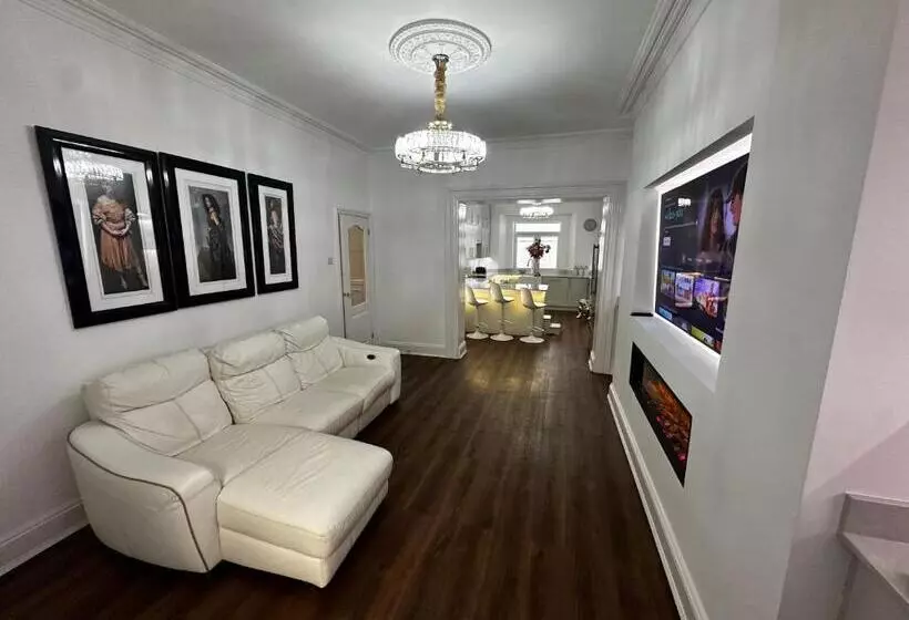 هتل Jewells Guest Accommodation