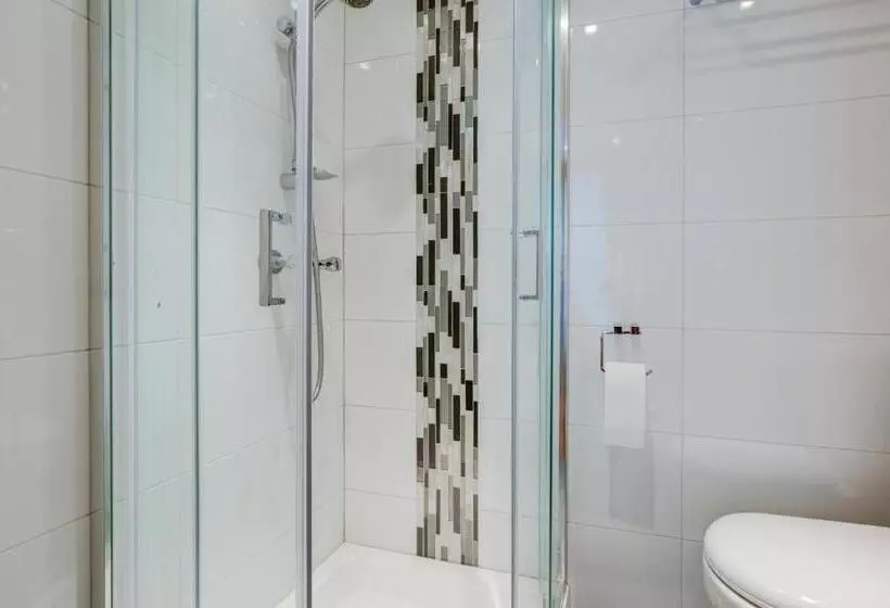 Kingswaypark Hotel At Park Avenue