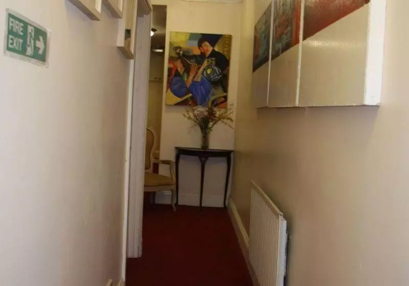 Kingswaypark Hotel At Park Avenue