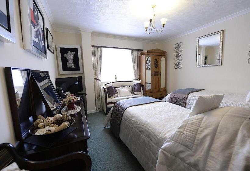 فندق Meryan House