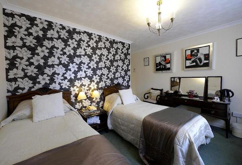 فندق Meryan House