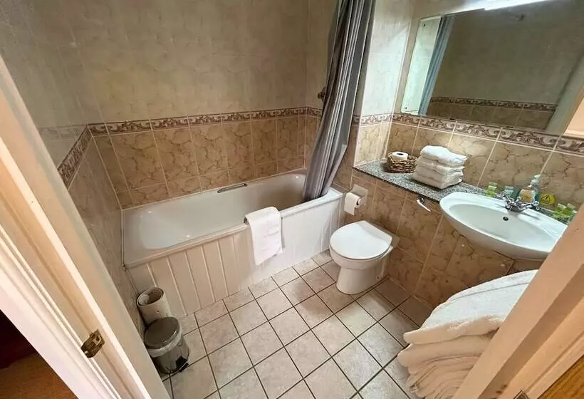 Отель New Forest Lodge