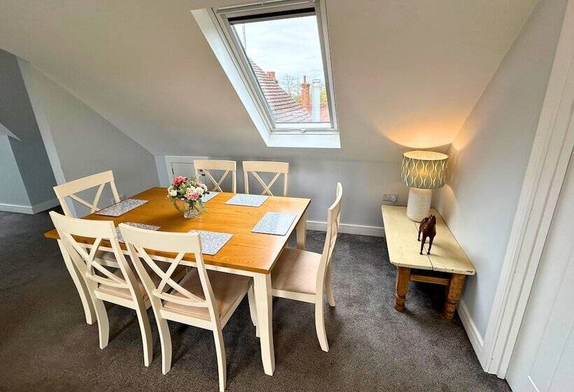 Отель New Forest Lodge