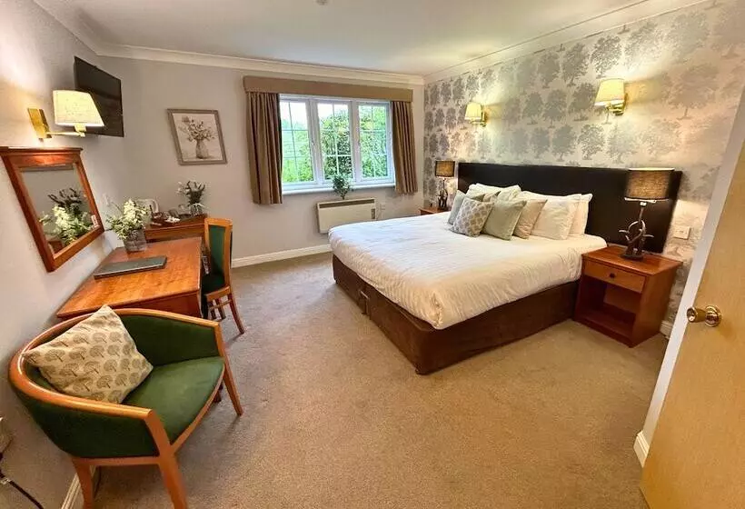 Отель New Forest Lodge