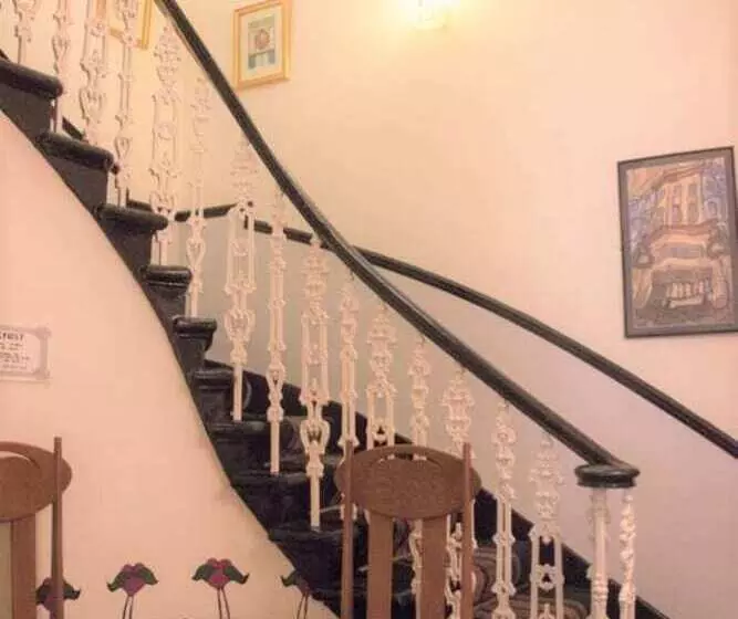 בית מלון כפרי Rennie Mackintosh Art School