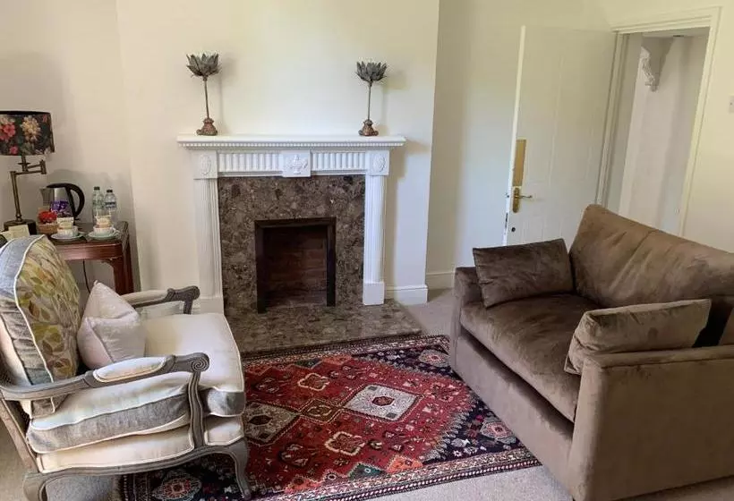 Отель Scarborough Hill Country Inn