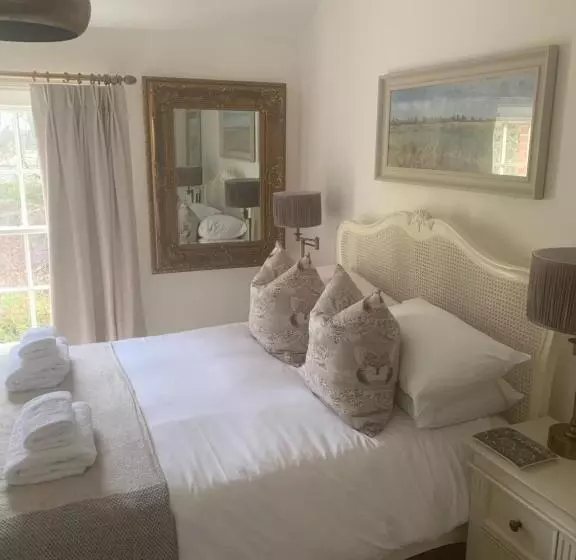 Отель Scarborough Hill Country Inn