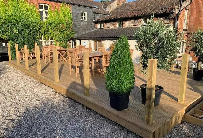 Отель Scarborough Hill Country Inn