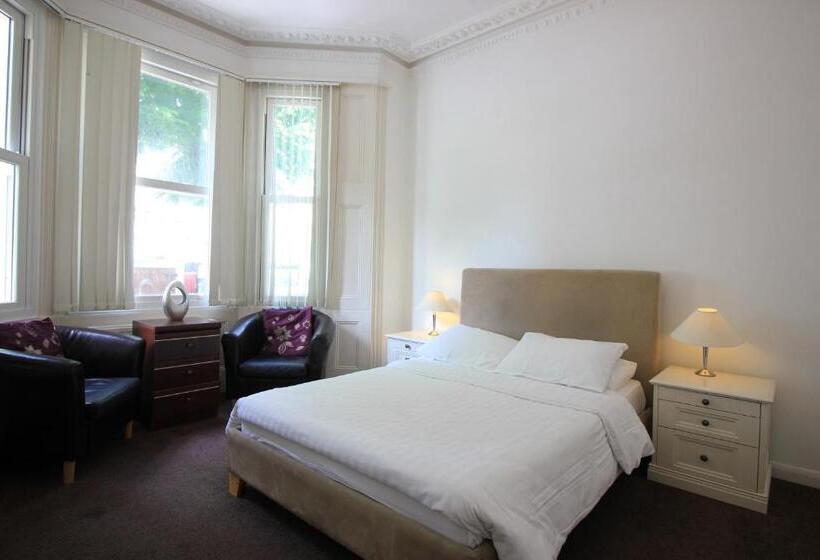 هتل Seafield House