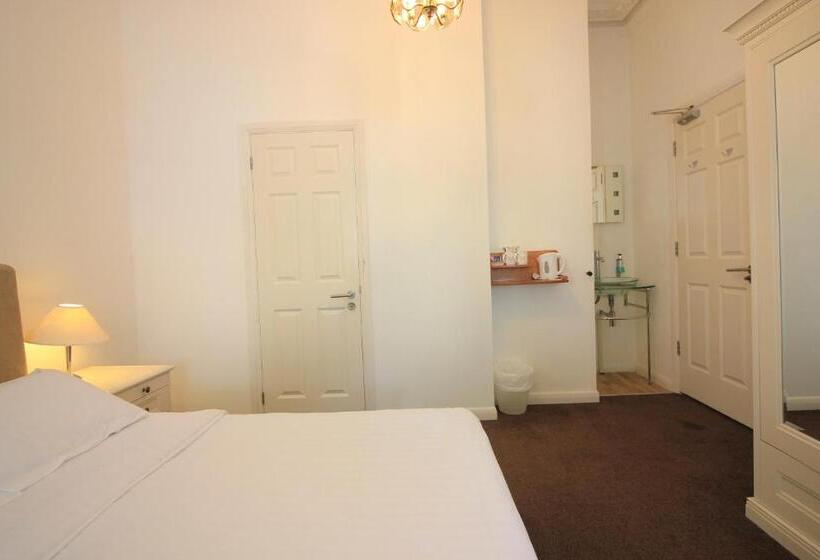 هتل Seafield House