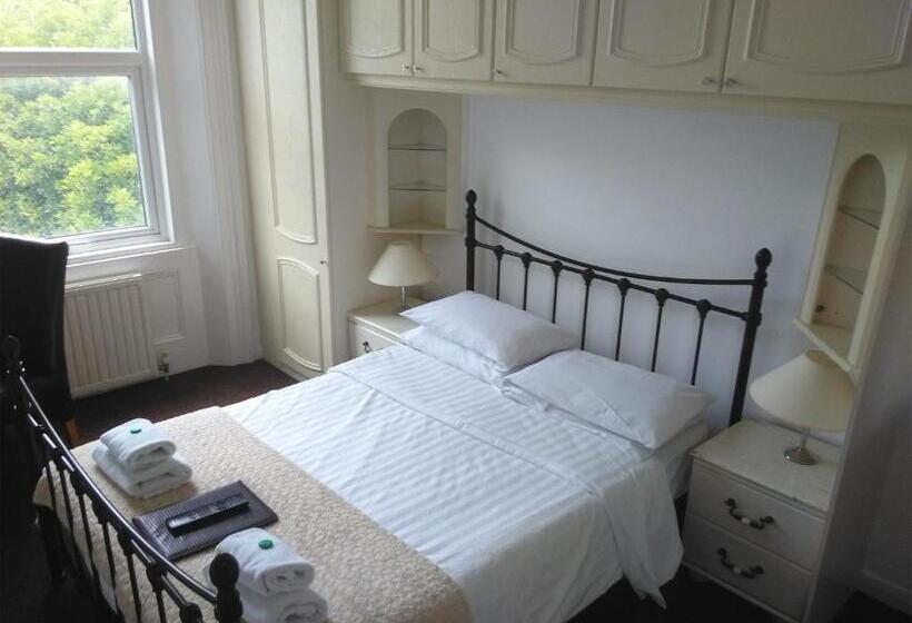 هتل Seafield House