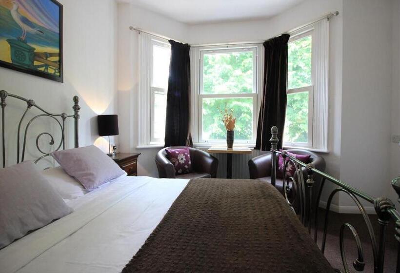 هتل Seafield House