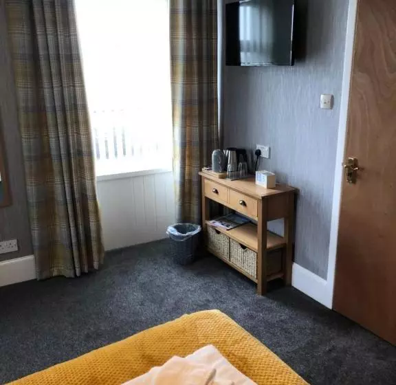 Отель Sinclair Bay Apartments