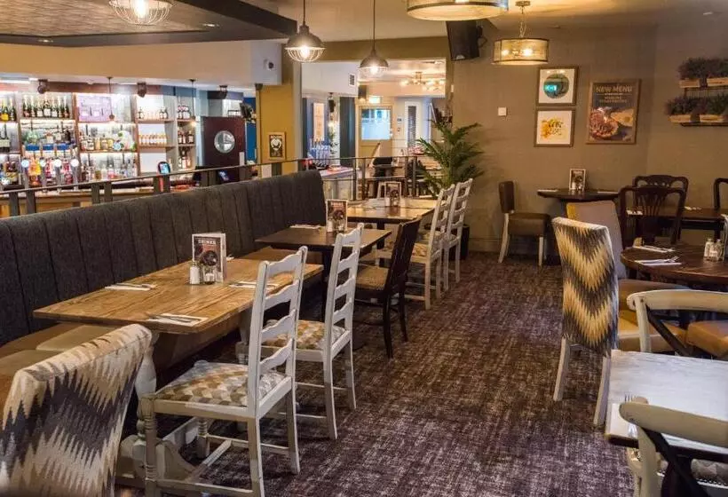 Отель The Caledonian