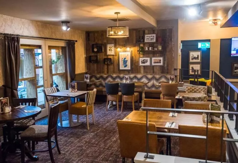 Отель The Caledonian