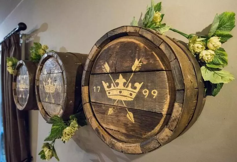 Отель The Caledonian