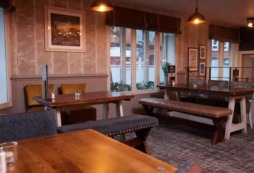 Отель The Caledonian