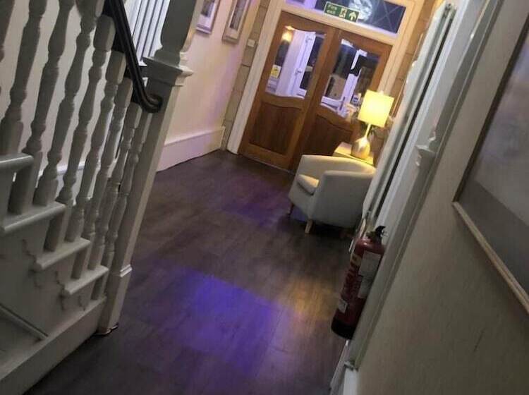 Отель The Claremont Preston