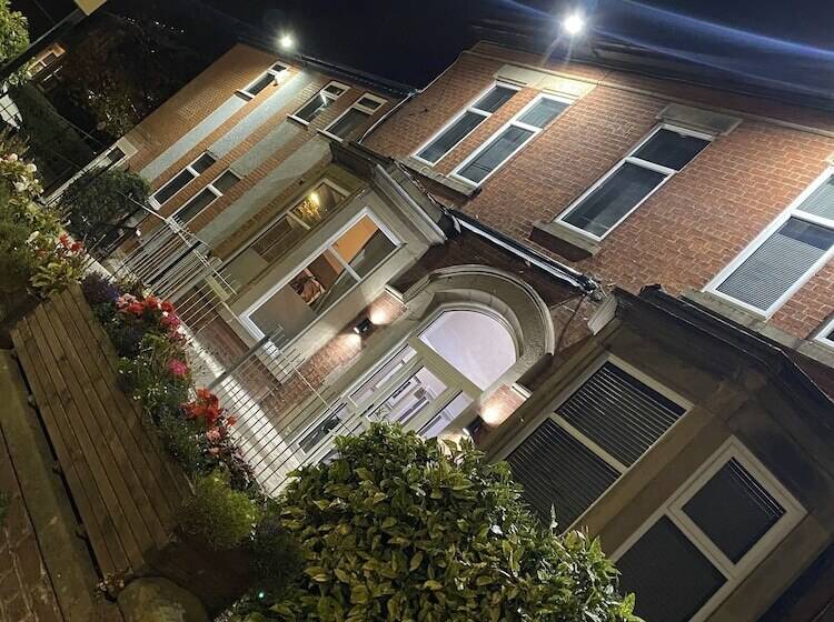 Отель The Claremont Preston