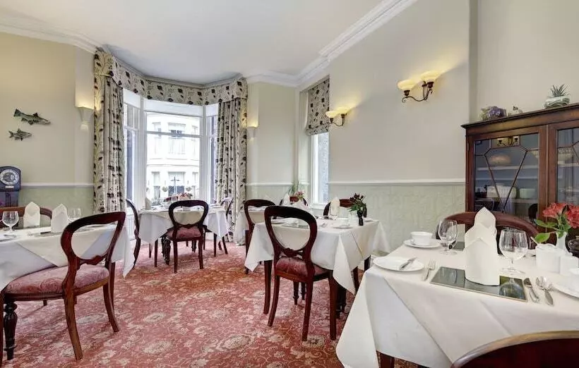 ホテル The Edwardene