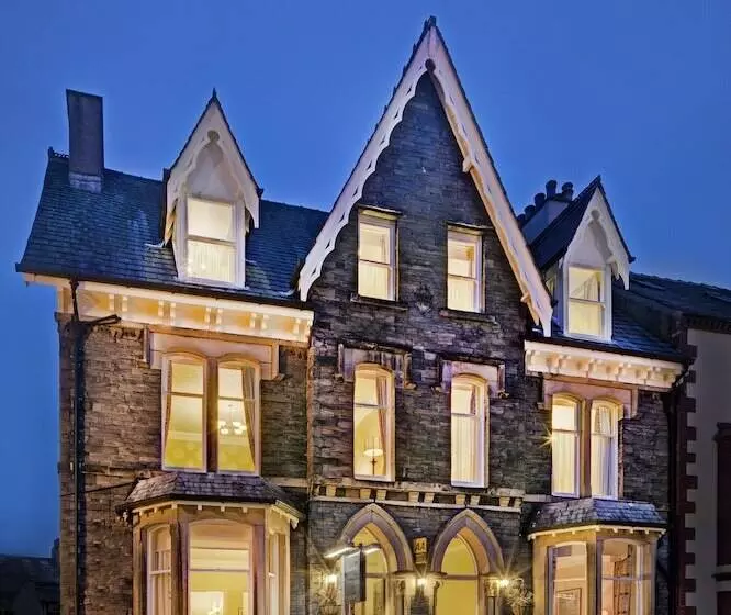 ホテル The Edwardene