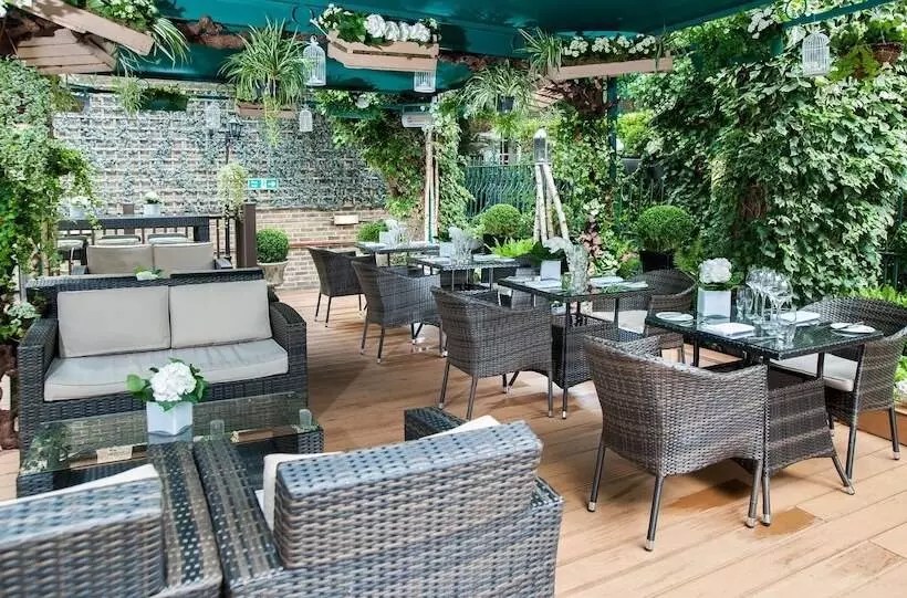 ホテル The Montague On The Gardens