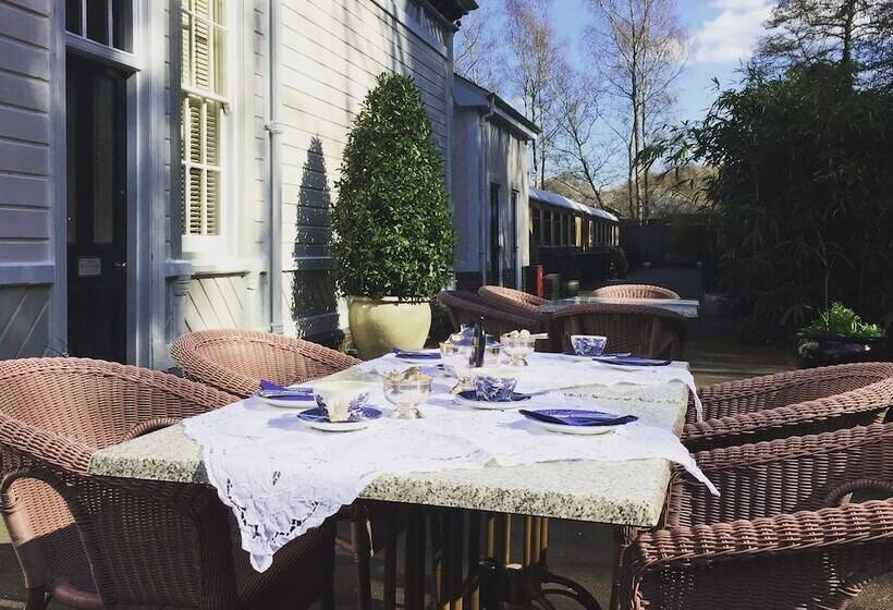 فندق The Old Railway Station