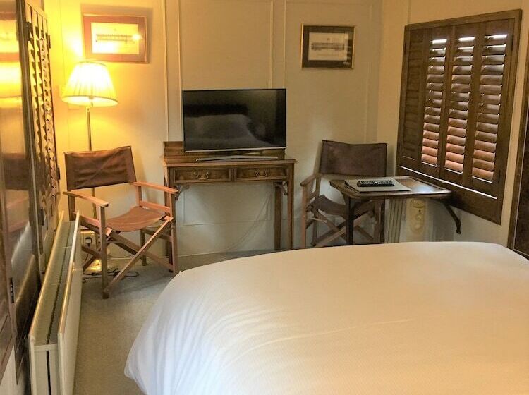 فندق The Old Railway Station